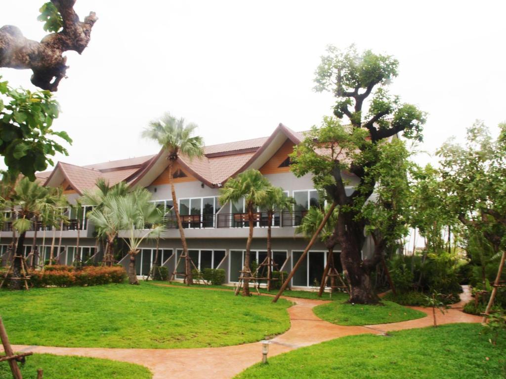Taman Resort Phitsanulok Exterior foto