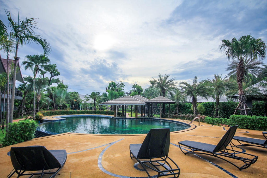 Taman Resort Phitsanulok Exterior foto