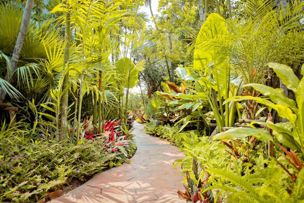 Taman Resort Phitsanulok Exterior foto